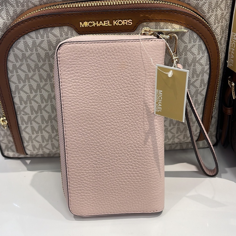 Michael Kors Jet Set Travel Large Flat Multifunction Phone Case Wristlet 
NWT - Picture 12 of 16